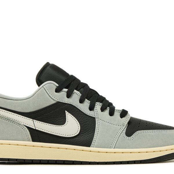 Jordan 1 Low 'Light Smoke Grey'