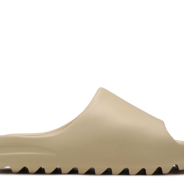 Yeezy Slides 'Desert Sand'