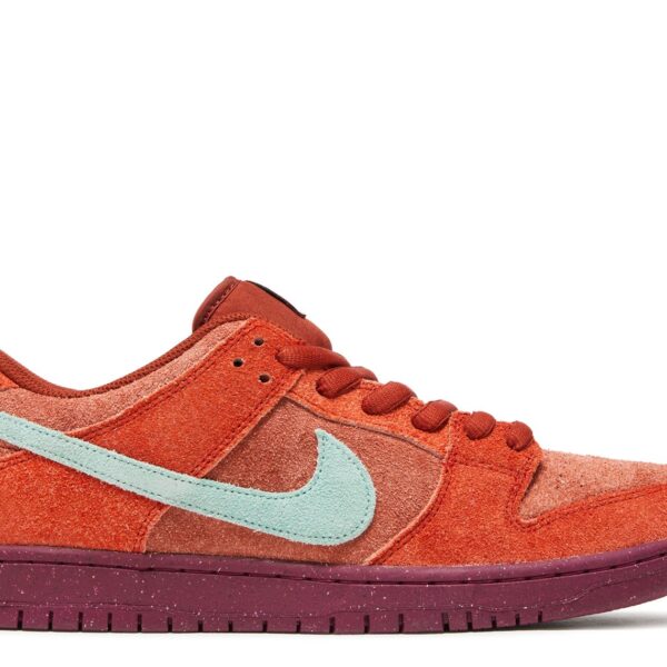 Dunk Low SB 'Mystic Red'