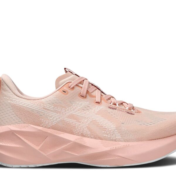 Wmns Novablast 5 'Breeze'