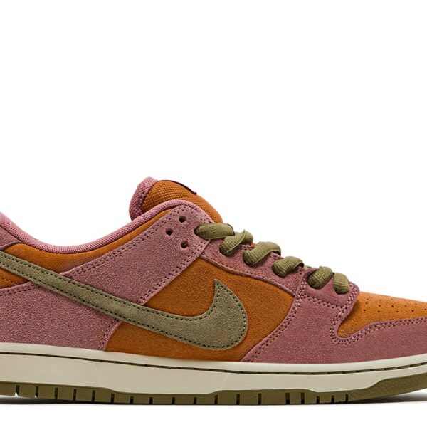 Dunk Low SB 'Red Stardust'
