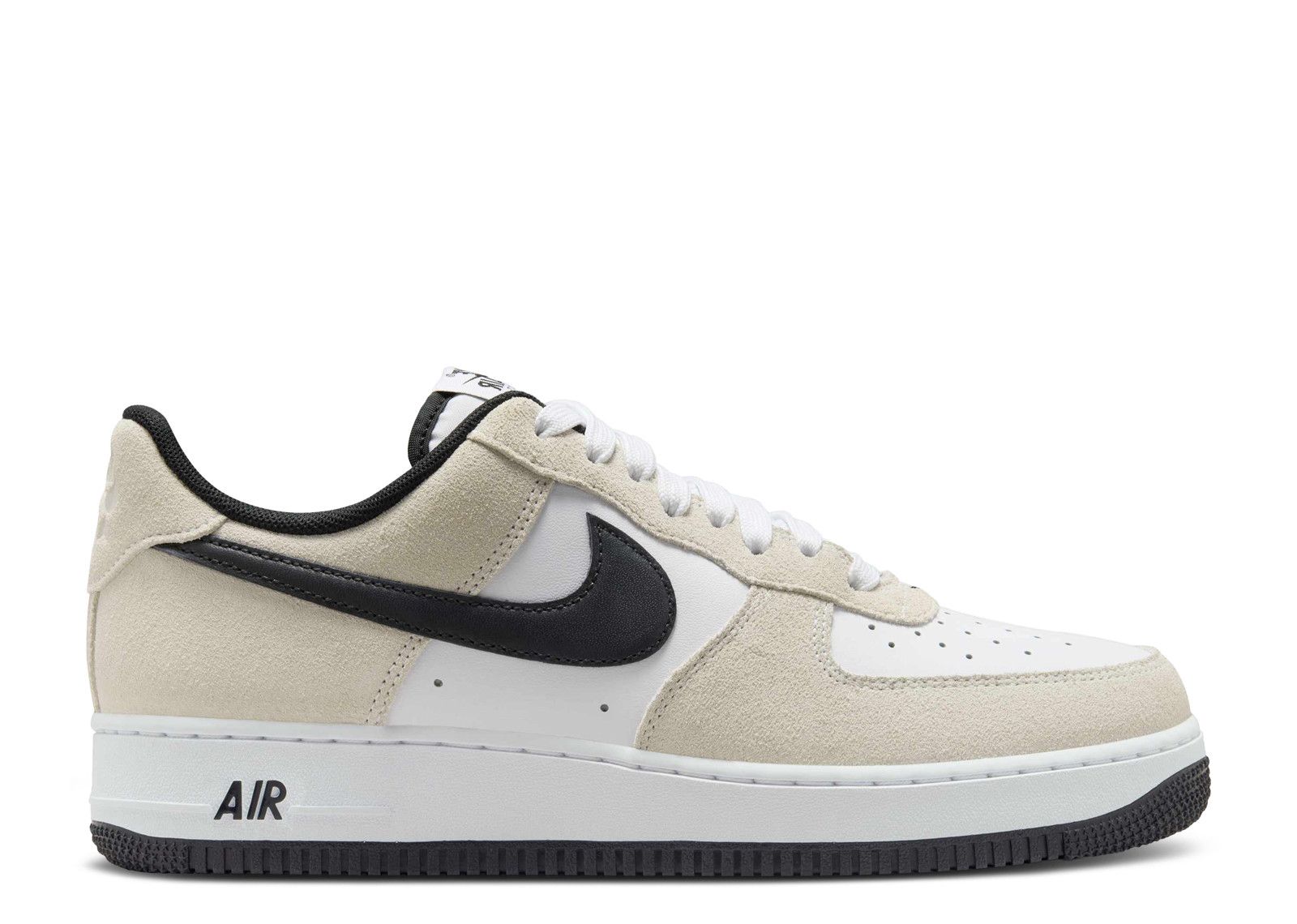 Air Force 1 '07 LV8 'Photon Dust Black'