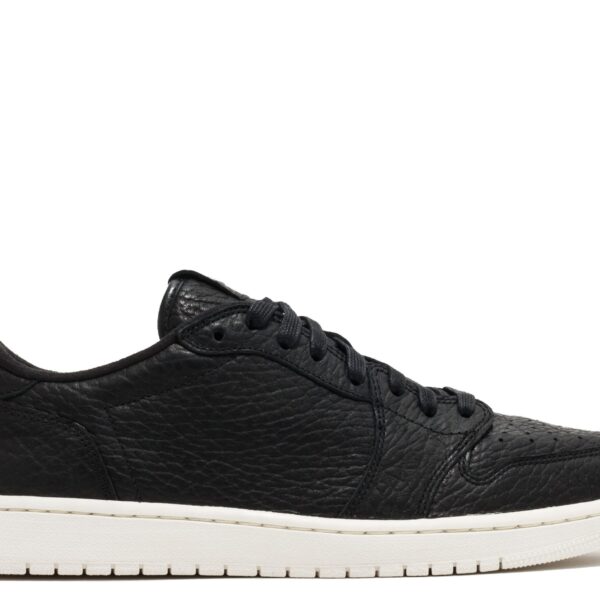 Jordan 1 Retro Low Swooshless 'Black'