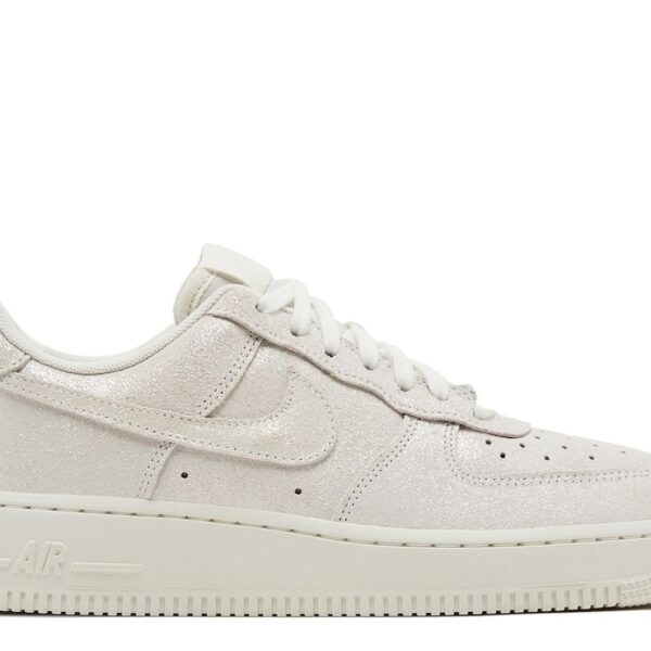 Wmns Air Force 1 '07 SE 'Sail Glittery Suede'