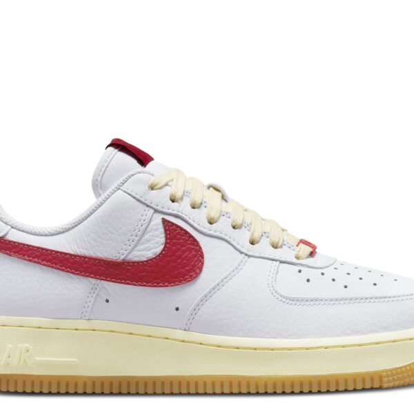 Wmns Air Force 1 '07 'Summit White University Red'