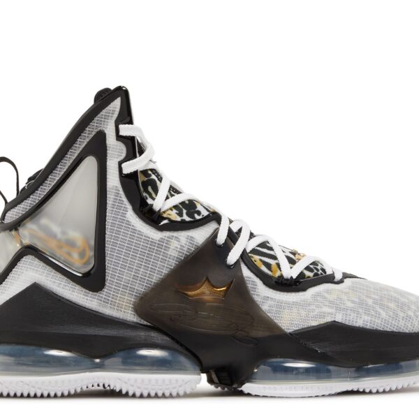 LeBron 19