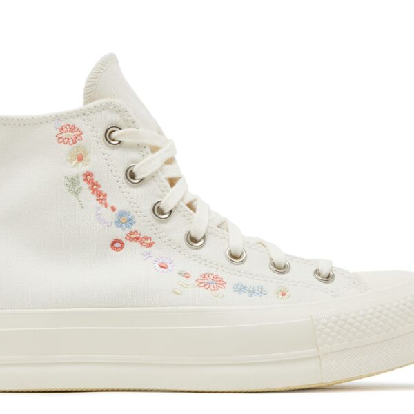 Wmns Chuck Taylor All Star Lift Platform 'Embroidered Floral - Egret'